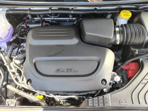 New 2026 Chrysler Pacifica Select image 16