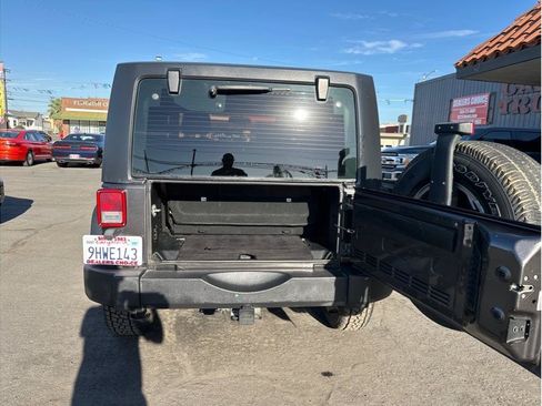 Used 2018 Jeep Wrangler Sport AWD/4WD image 11