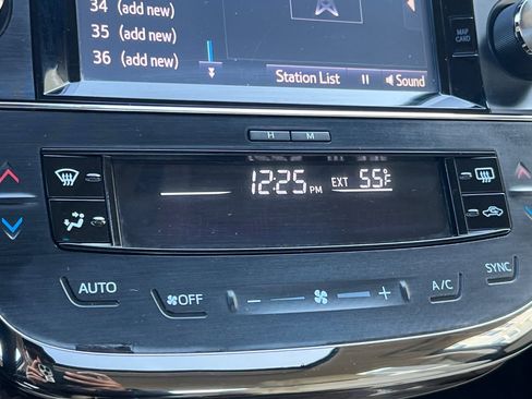 Used 2015 Toyota Avalon XLE Touring image 19