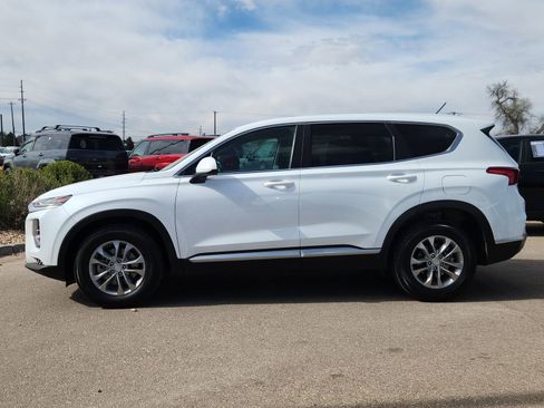Used 2019 Hyundai Santa Fe SE image 2