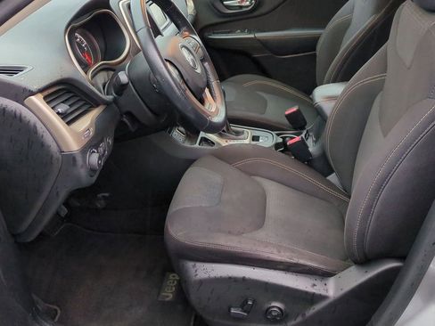 Used 2016 Jeep Cherokee Latitude w/ Comfort/Convenience Group image 17