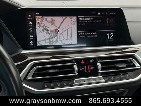 Used 2021 BMW X5 xDrive40i w/ M Sport Package AWD/4WD image 29