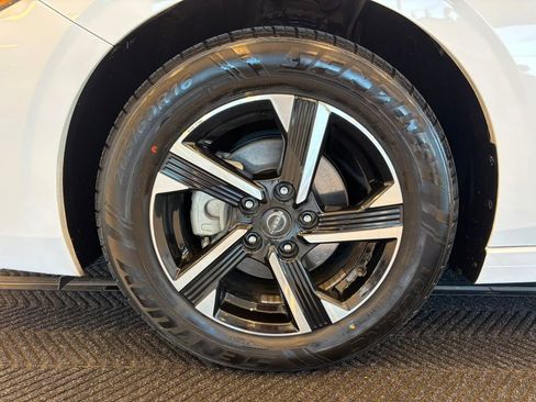 Used 2024 Nissan Sentra SV image 12