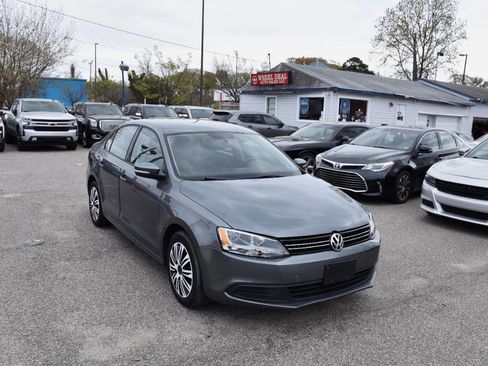 Used 2012 Volkswagen Jetta SE image 4