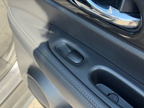Used 2018 Nissan Rogue S FWD image 21