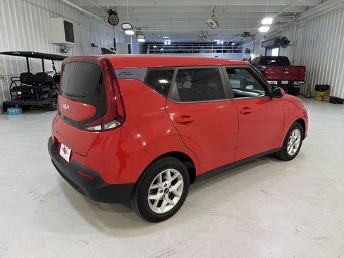 Used 2022 Kia Soul LX w/ Technology Package image 6