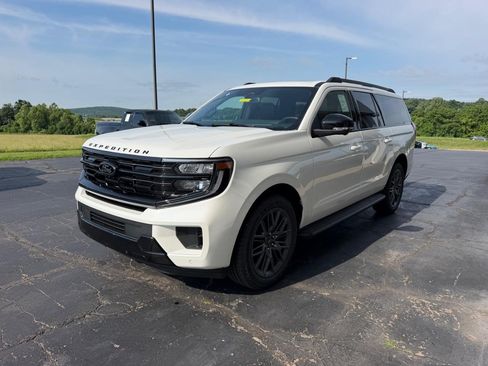 New 2026 Ford Expedition Max Platinum w/ Stealth Appearance Package AWD/4WD image 8