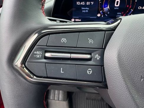 Used 2024 Chevrolet Traverse RS FWD image 16