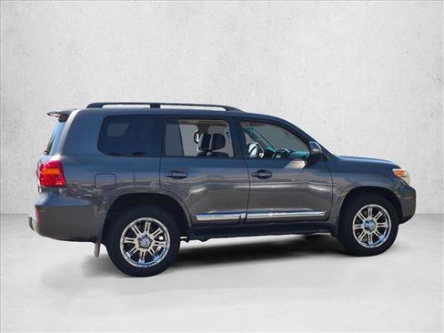 Used 2015 Toyota Land Cruiser AWD/4WD image 4