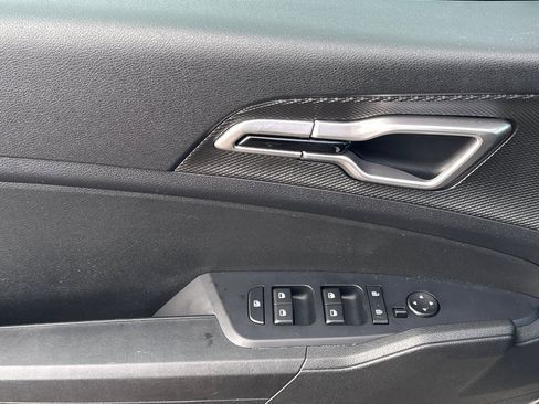 Used 2023 Kia Sportage LX image 11