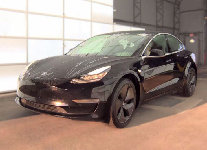 Used 2020 Tesla Model 3 Standard Range RWD image 1