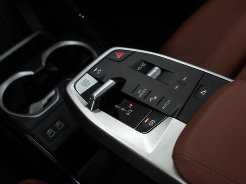 Used 2026 BMW X2 xDrive28i w/ M Sport Package image 25