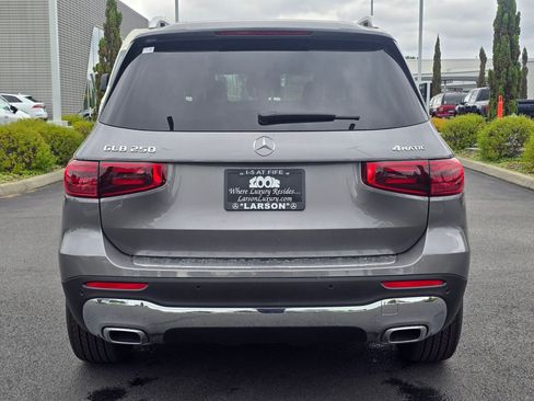 New 2026 Mercedes-Benz GLB 250 4MATIC image 5