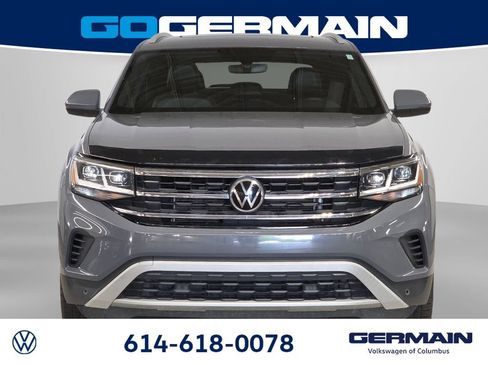 Used 2021 Volkswagen Atlas Cross Sport SE AWD/4WD image 2