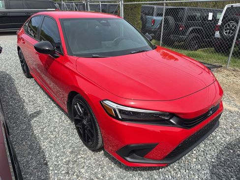 Used 2022 Honda Civic Sport image 2