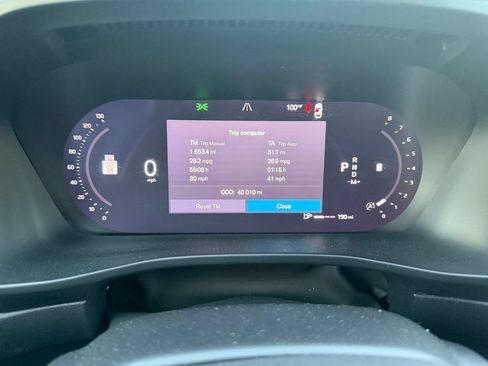 Used 2024 Volvo XC40 B5 Core AWD/4WD image 12