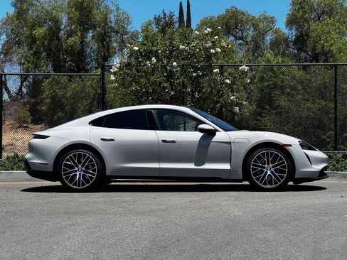 Used 2021 Porsche Taycan RWD image 11