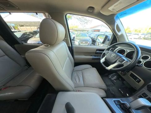 Used 2016 Toyota Sequoia Limited w/ Safety & Convenience Package image 28