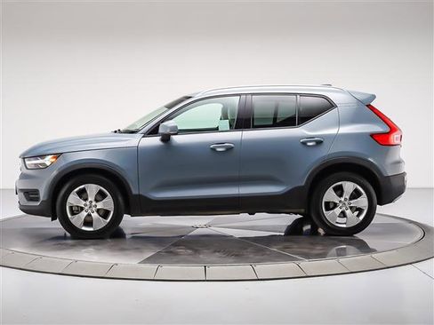 Used 2020 Volvo XC40 T5 Momentum AWD/4WD image 2