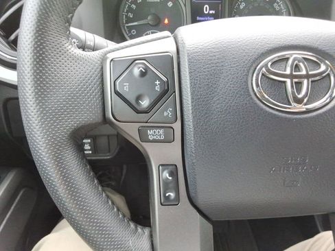 Used 2023 Toyota Tacoma TRD Off-Road image 27