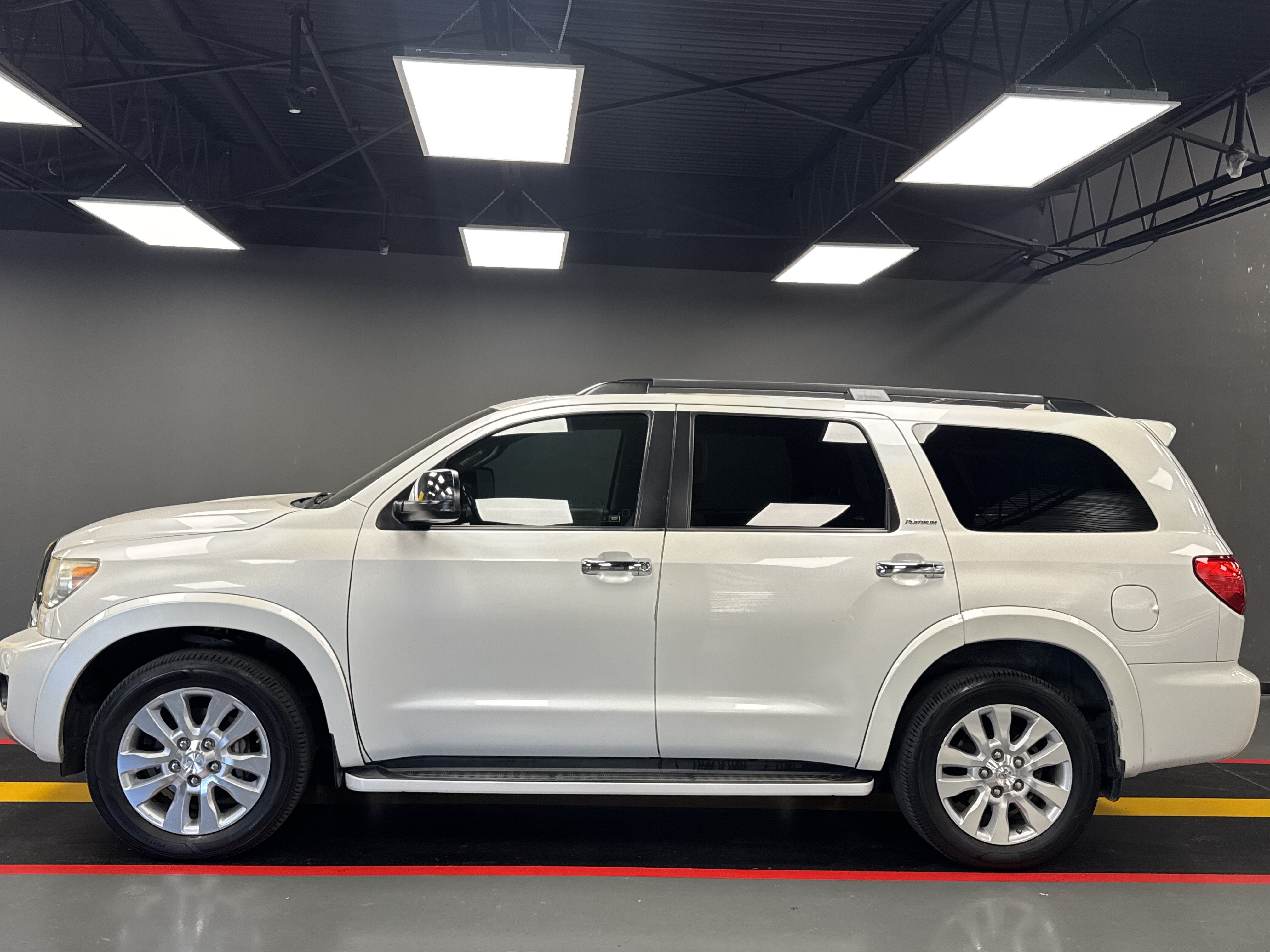Used 2013 Toyota Sequoia Platinum RWD image 3