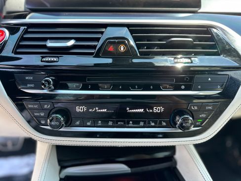 Used 2019 BMW M550i xDrive AWD/4WD image 30