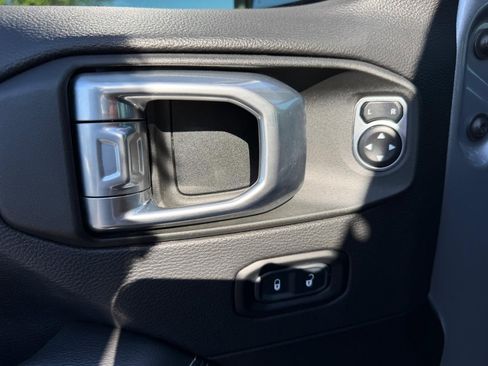 Used 2021 Jeep Gladiator Overland w/ Popular Equipment Package image 37