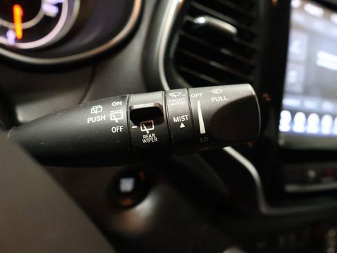 Used 2020 Jeep Cherokee Limited image 38