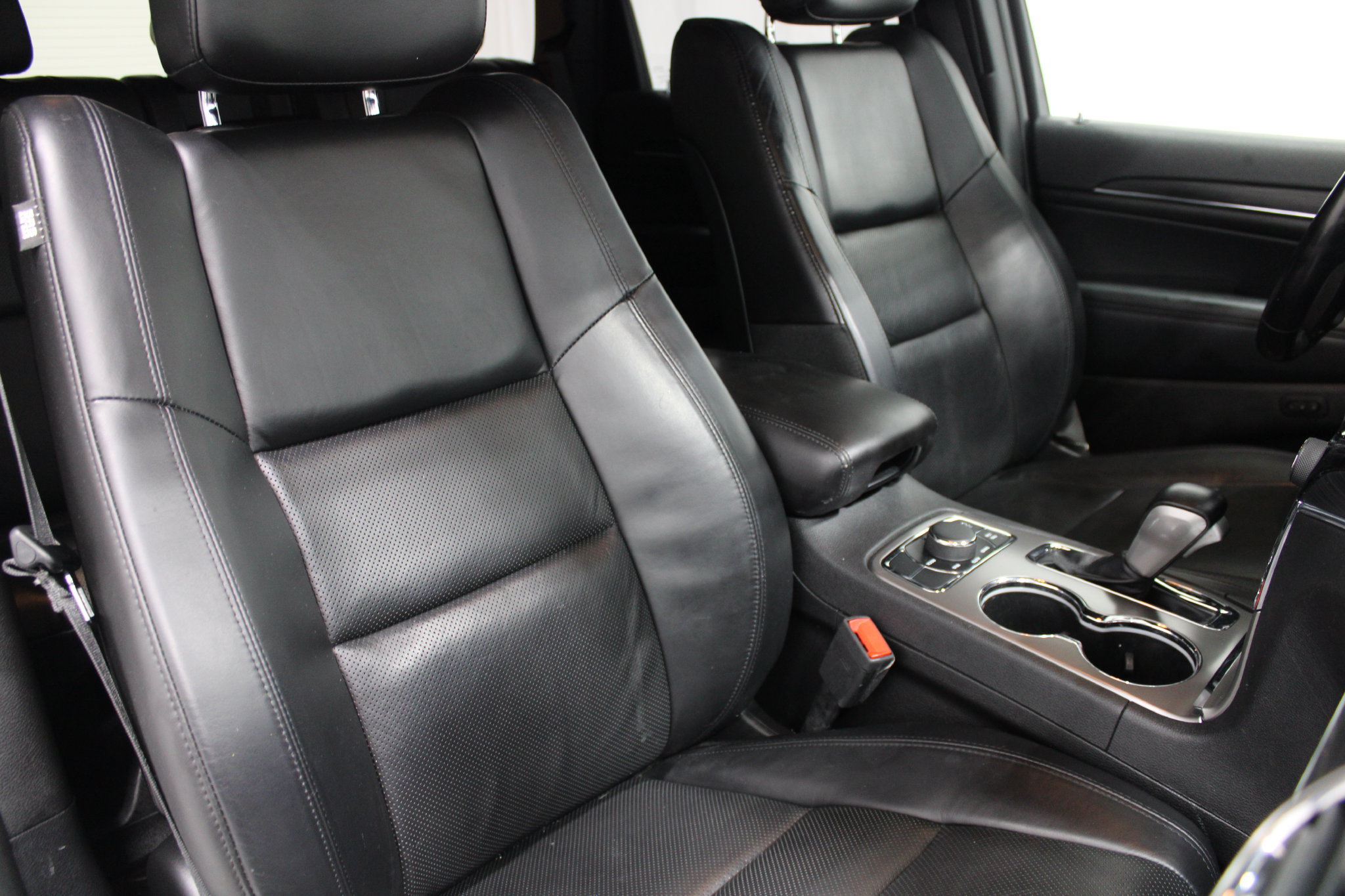 Used 2021 Jeep Grand Cherokee Limited w/ Luxury Group II AWD/4WD image 28