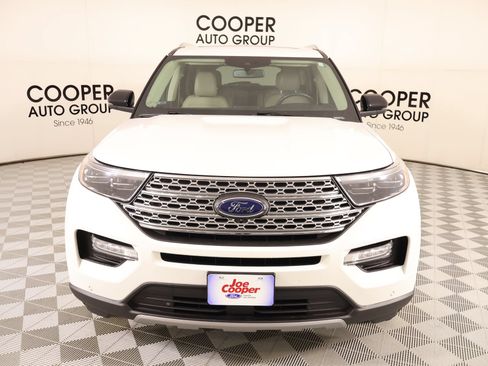 Used 2022 Ford Explorer Limited w/ Equipment Group 301A AWD/4WD image 10