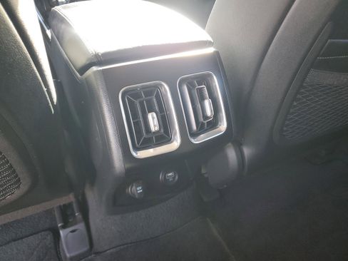 Certified 2023 Kia Sorento LX image 16