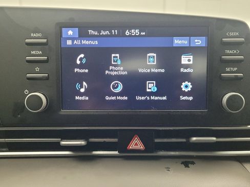 Used 2024 Hyundai Elantra SE FWD image 25