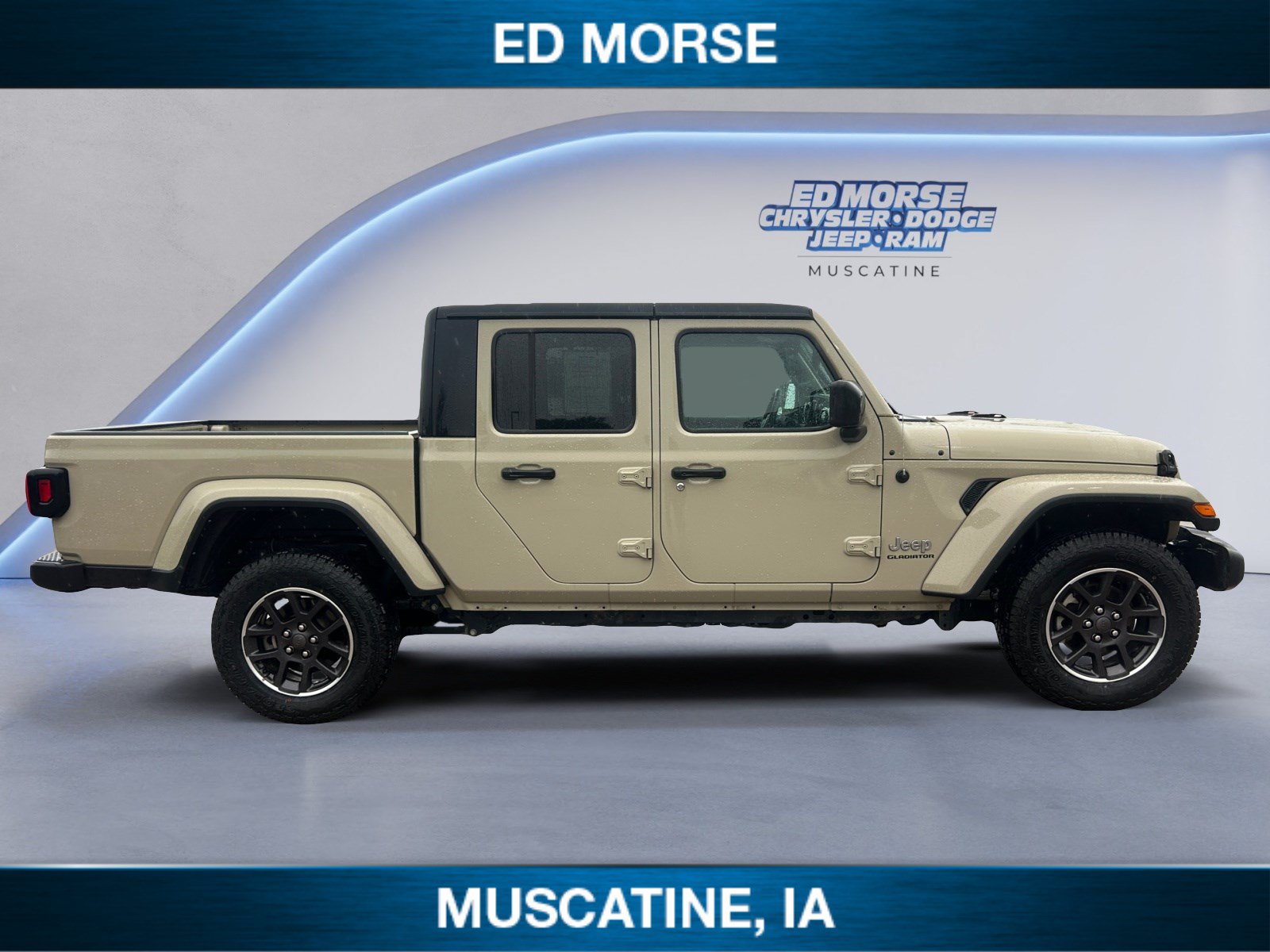 Used 2022 Jeep Gladiator Overland w/ Cold Weather Group AWD/4WD image 6