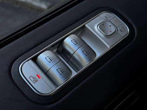 Used 2023 Mercedes-Benz G 63 AMG Squared w/ AMG Night Package Plus image 18