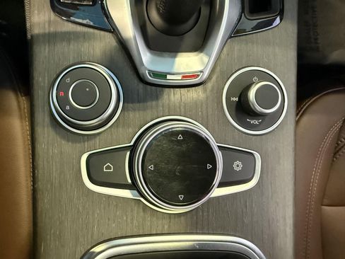 Used 2022 Alfa Romeo Stelvio Ti image 28