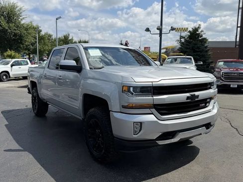 Used 2018 Chevrolet Silverado 1500 LT w/ All Star Edition AWD/4WD image 3