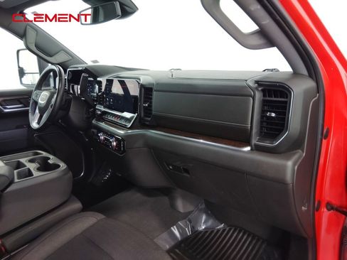 Used 2023 GMC Sierra 1500 SLE image 41