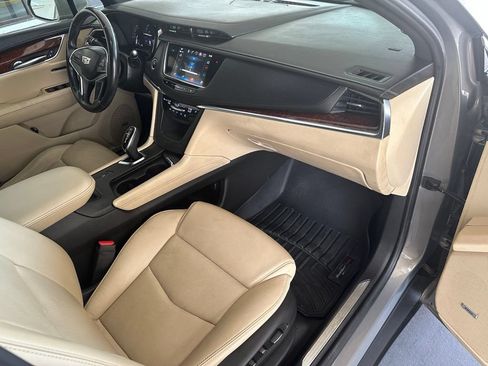 Used 2018 Cadillac XT5 Luxury w/ Driver Awareness Package FWD image 36