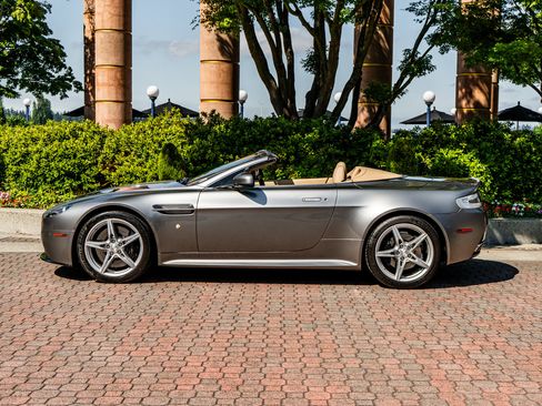 Used 2016 Aston Martin V8 Vantage S RWD image 41