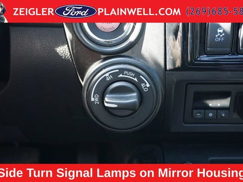 Used 2021 Nissan Titan PRO-4X w/ Pro-4x Convenience Package AWD/4WD image 22