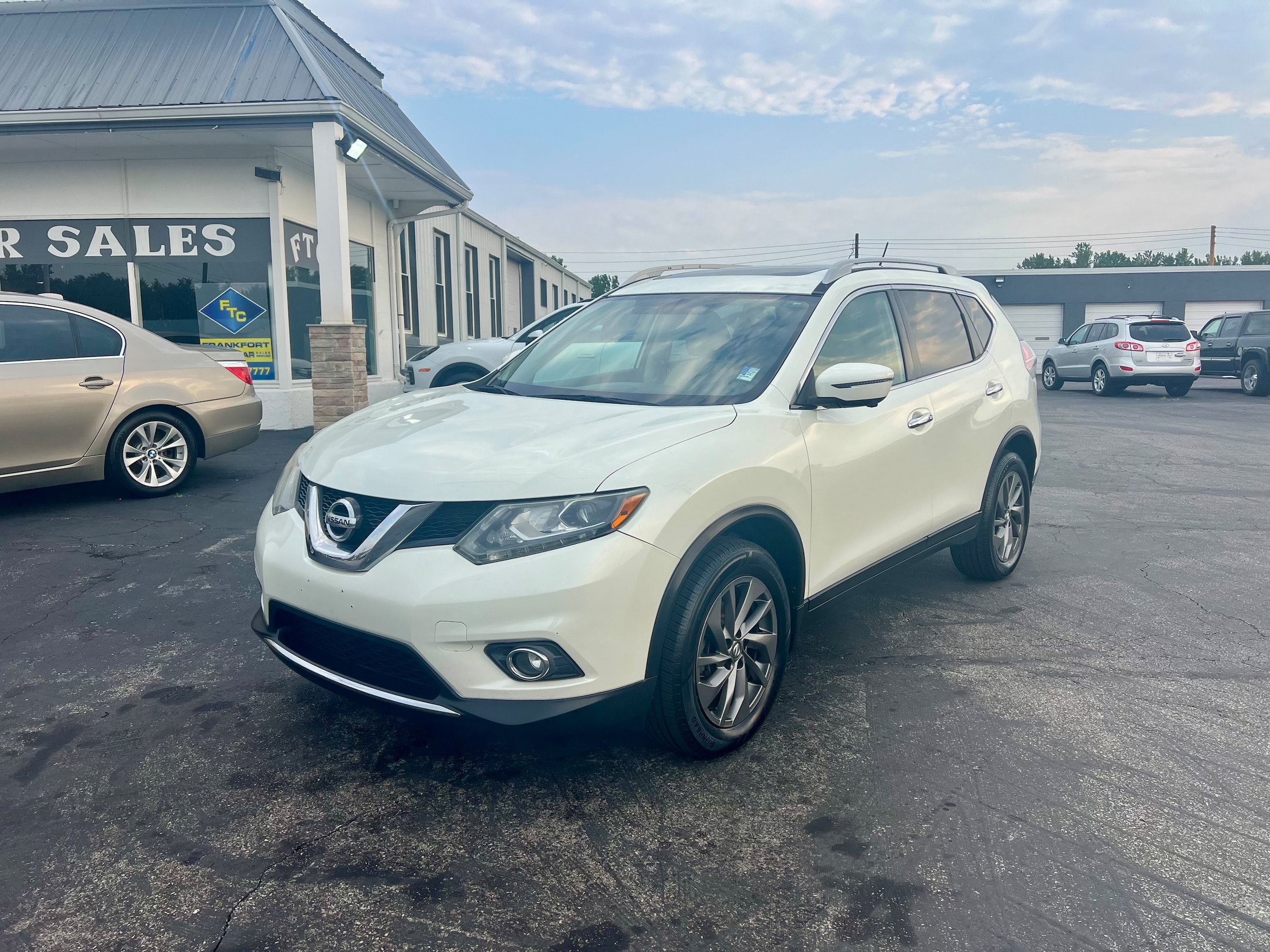 Used 2016 Nissan Rogue SL w/ SL Premium Package AWD/4WD image 1