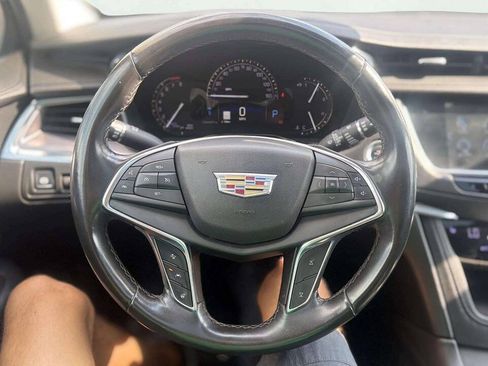 Used 2018 Cadillac XT5 Luxury w/ Driver Awareness Package AWD/4WD image 18