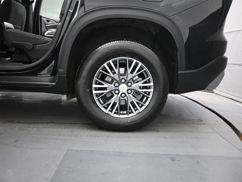 Used 2024 Chevrolet Traverse LT image 19