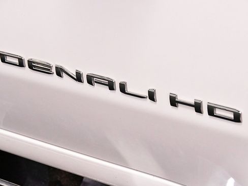 Used 2022 GMC Sierra 3500 Denali image 10