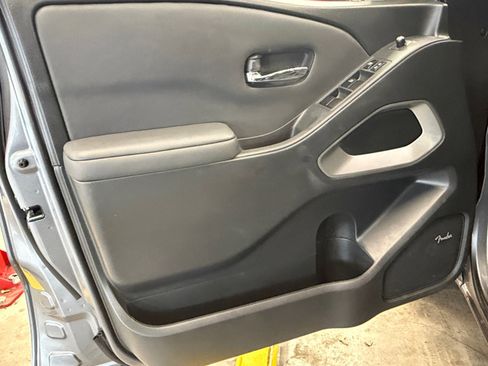Used 2024 Nissan Frontier SL w/ Technology Package RWD image 30