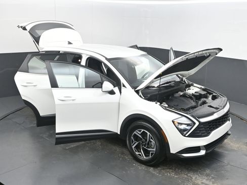 Used 2023 Kia Sportage LX image 39