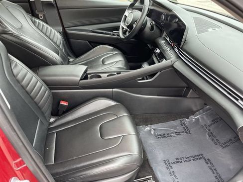 Used 2025 Hyundai Elantra Limited FWD image 17