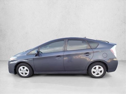 Used 2010 Toyota Prius Five image 2