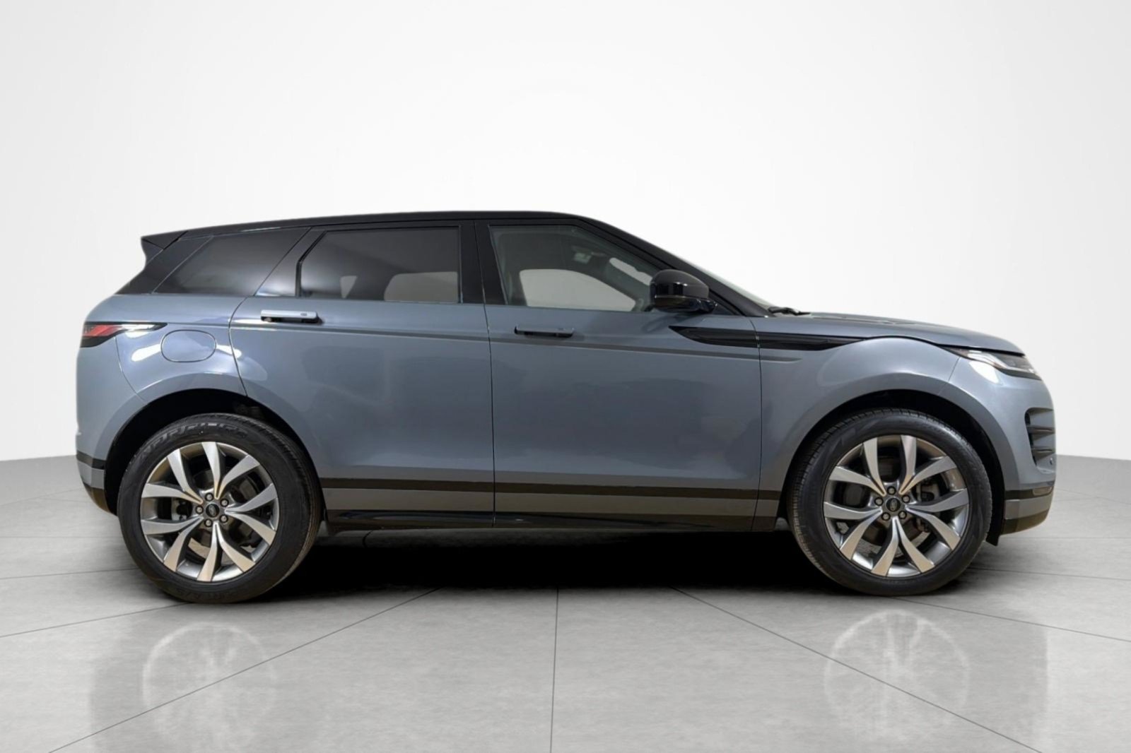 Used 2022 Land Rover Range Rover Evoque R-Dynamic SE AWD/4WD image 6