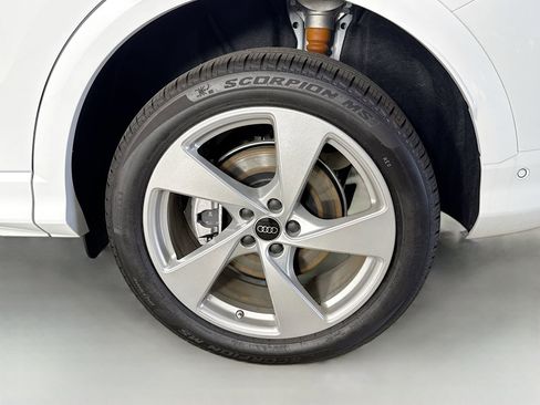 New 2025 Audi Q5 Premium Plus image 31